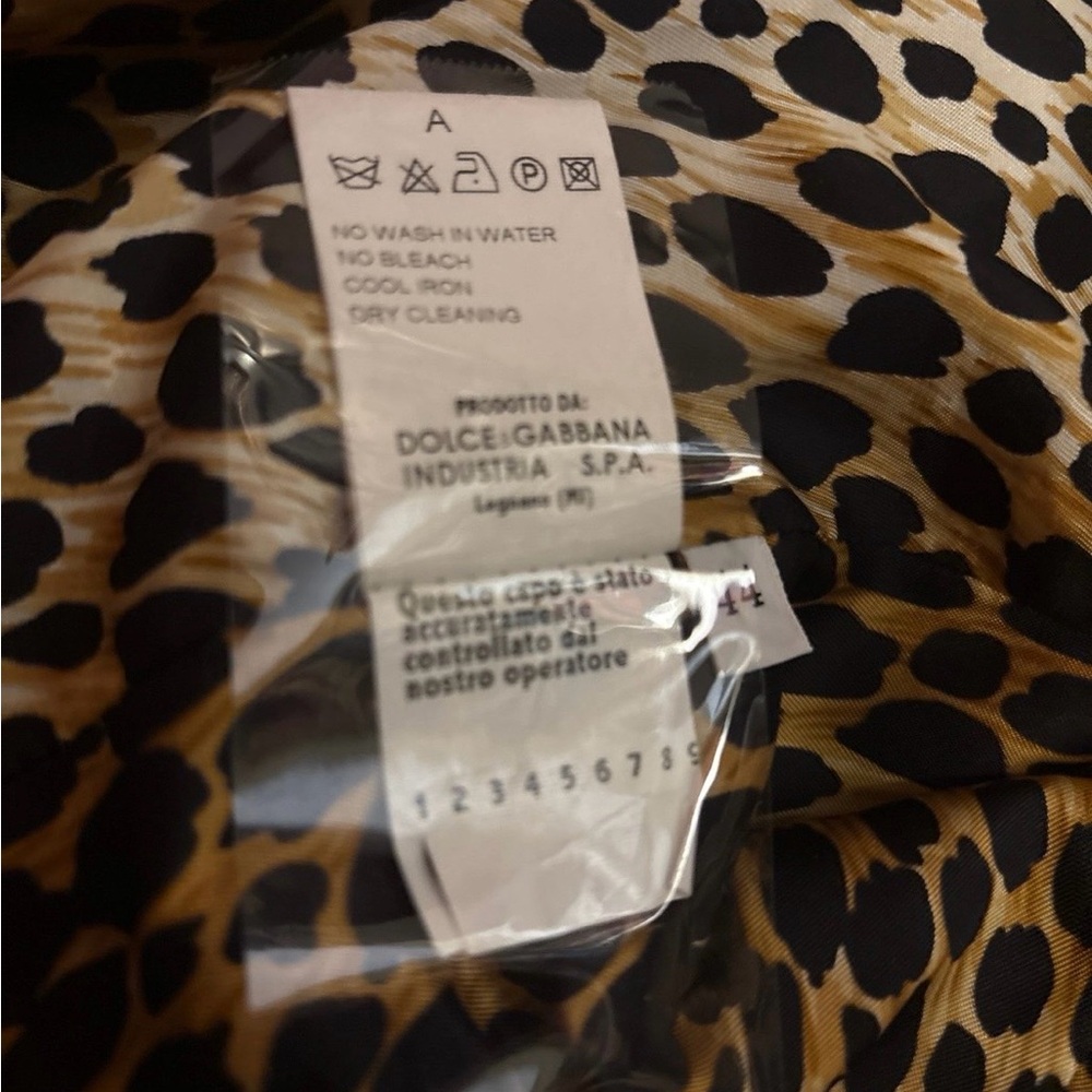 Dolce & Gabbana Black Blazer with Leopard Print Lining - Picture 9 of 9